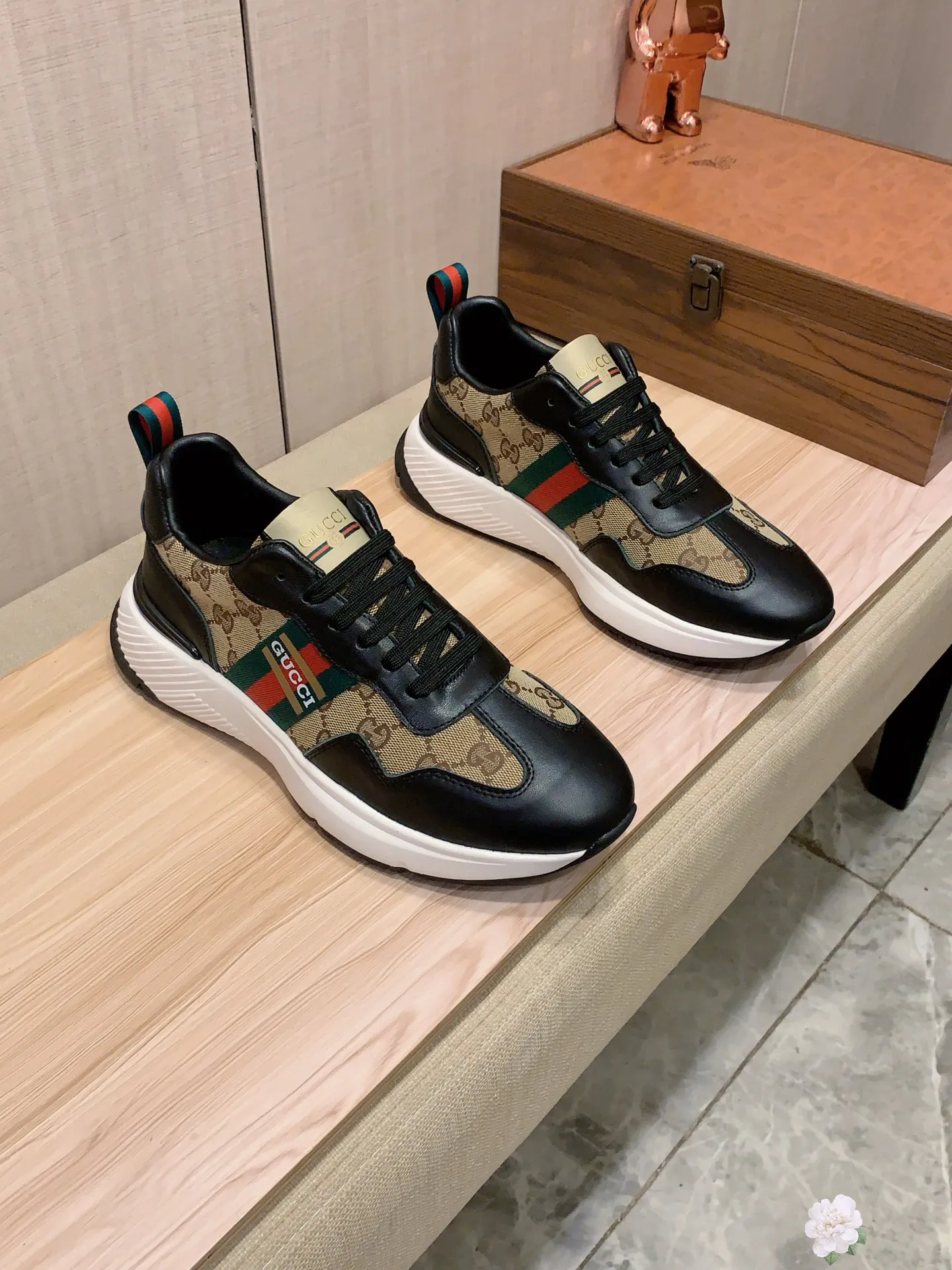 Men's men's shoes💰460💰💰🎩🎩[Lightning][Lightning] "Gucci*" The latest • popular casual shoes, top brand [seduce] luxury ~ purchasing agency, top ~ quality. [Strong] The upper is made of imported breathable cowhide with woven material ➕ breathable sheepskin feet (•) and fine workmanship. The original stylish and stylish soft rubber wear-resistant and non-slip outsole is light and comfortable on the feet. The real thing looks better when photographed. 010: Size: 38-44, 4️⃣ colors selected